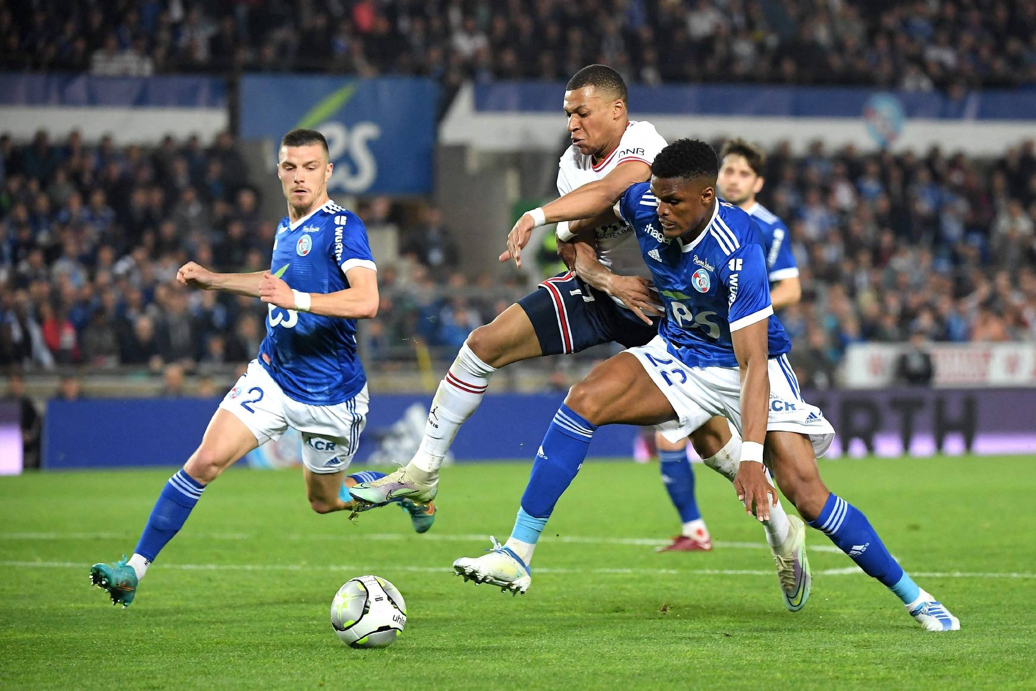 关于今晨法甲焦点战，皇家马德里复出首秀，态度坚定，球探报告显示潜力的信息