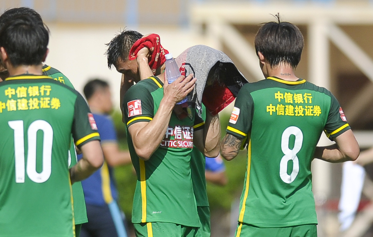 山东舰遭26架无人机侵扰 山东舰遭26架无人机侵扰